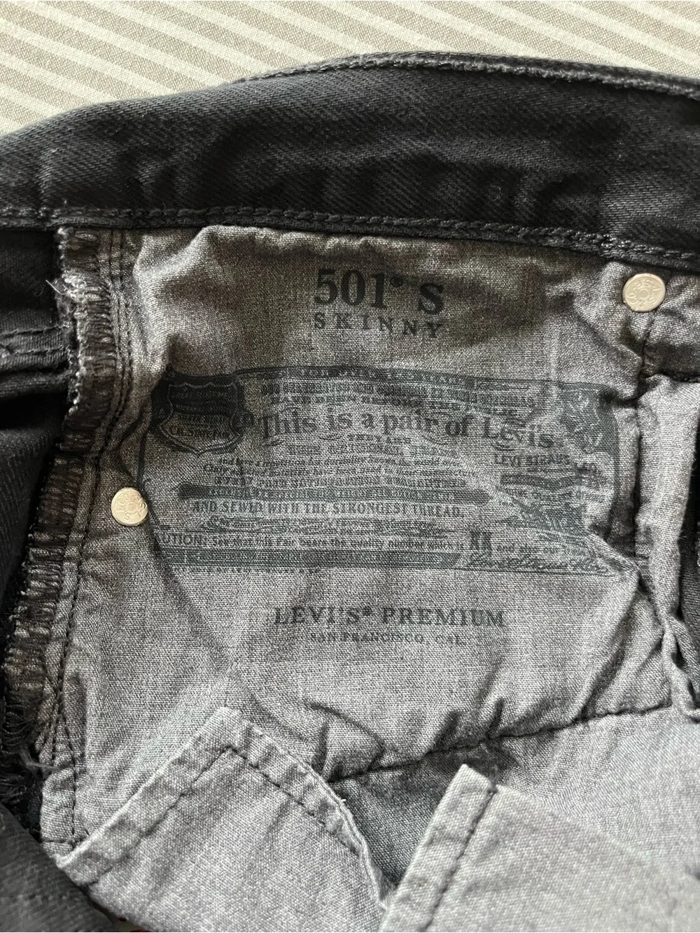 Levi's Black Straight-Leg Women's Jeans with Raw Hem